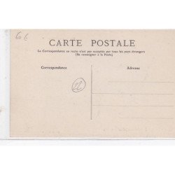 LA CLARTE : bretonne jouant aux noix (jeu) - très bon état