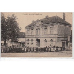 PAVANT : la mairie et les écoles - très bon état