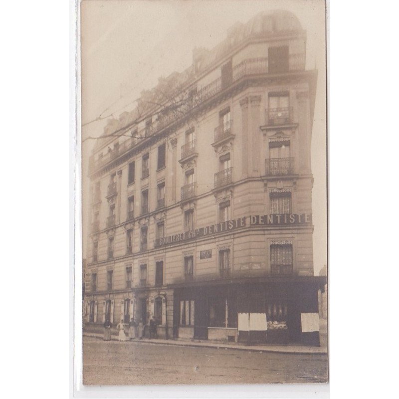 PARIS 14ème : carte photo de l'angle rue d'Alesia et rue de la Santé (dentiste Boulleret) - très bon état PARIS 14ème : carte photo de l'angle rue d'Alesia et rue de la Santé (dentiste Boulleret) - très bon état