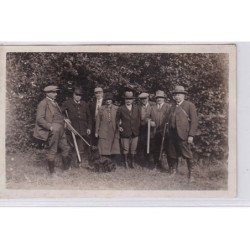 POULAINVILLE : carte photo d'une scène de chasse (chasseurs) - très bon état