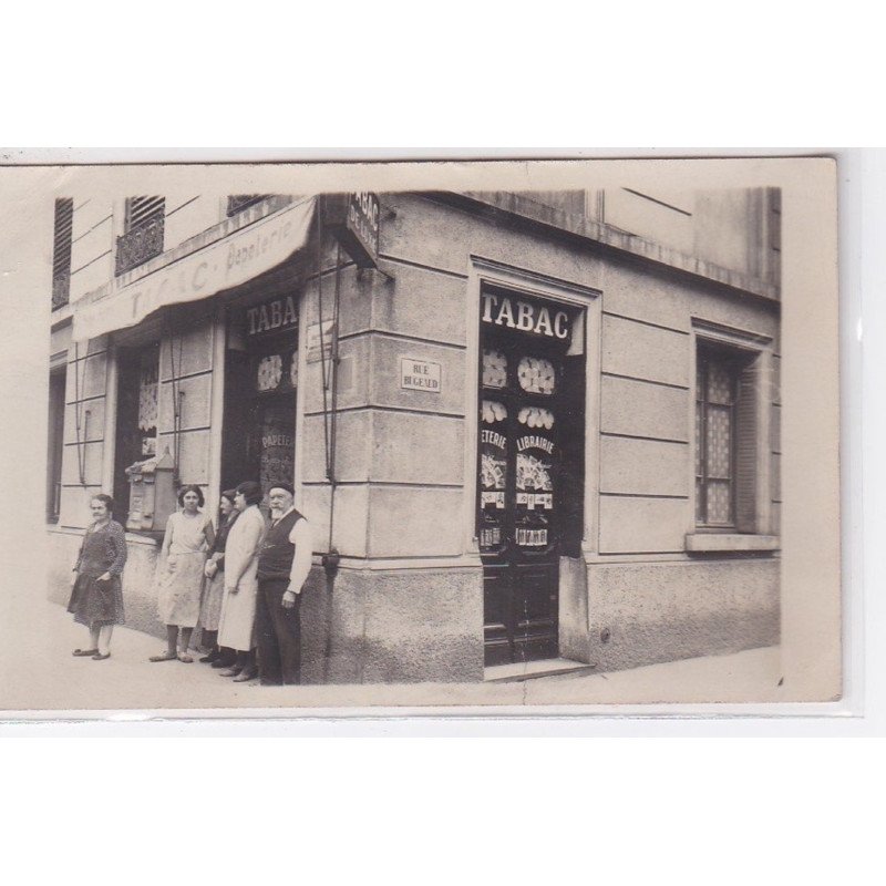 MARSEILLE : carte photo du tabac a l'angle de la rue Bugeau - état (un léger pli)