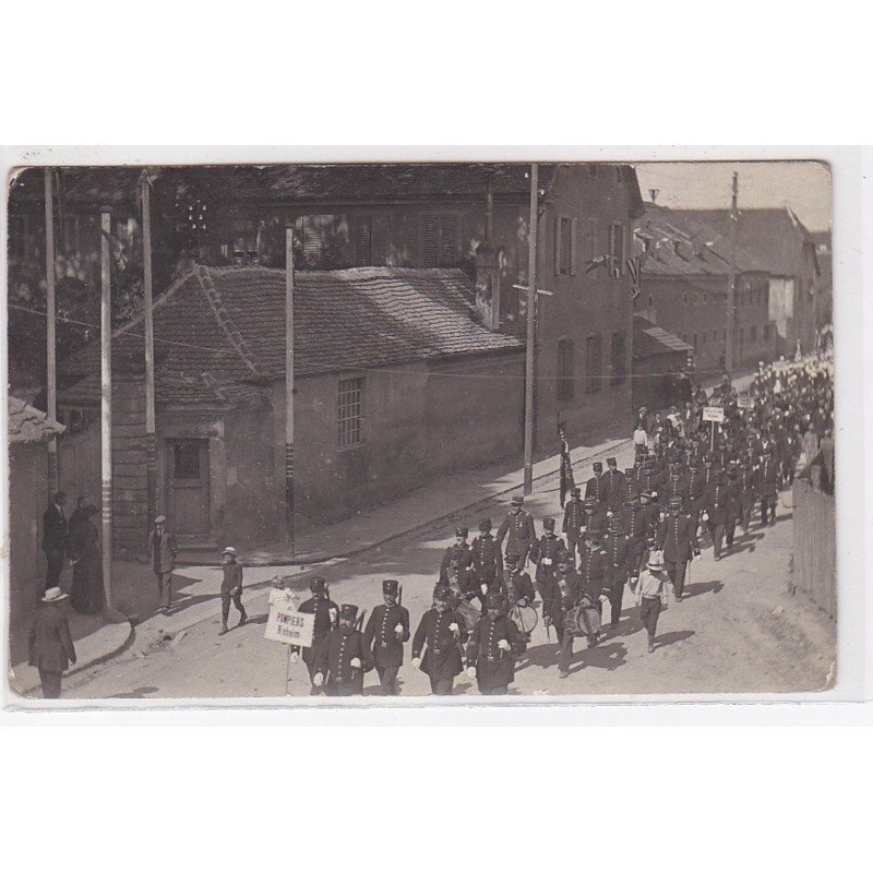 RIXHEIM : carte photo d'un défilé des pompiers - très bon état RIXHEIM : carte photo d'un défilé des pompiers - très bon état