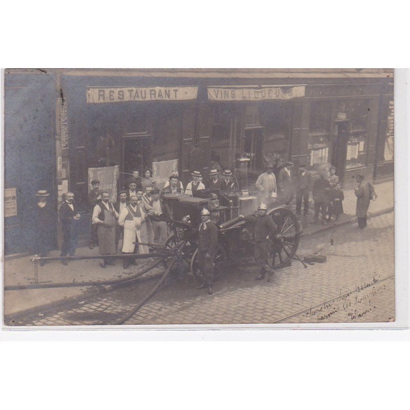 PARIS : carte photo de pompiers en intervention devant un restaurant en 1904 - très bon état