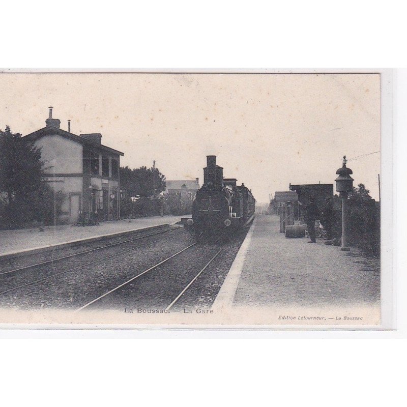 LA BOUSSAC : la gare - très bon état