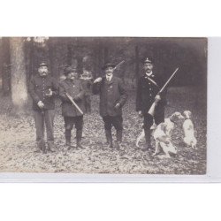LA BRACONNE : carte photo d'une scène de chasse - très bon état