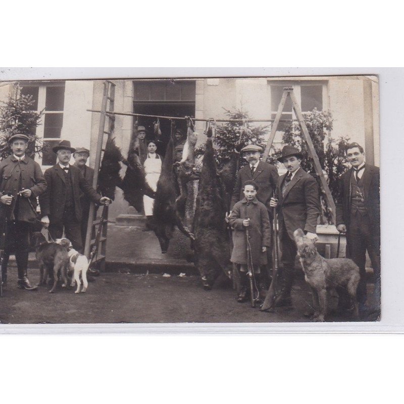 Carte photo d'un retour de chasse (photo GALLET à BELLAC) - bon état