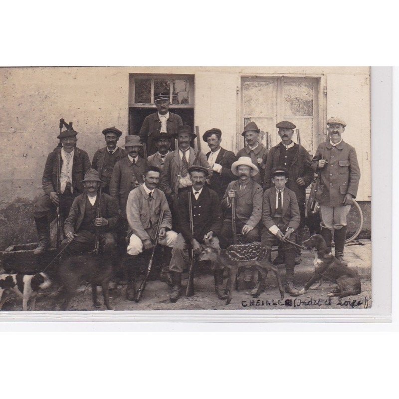 CHEILLE : carte photo d'un retour de chasse - très bon état