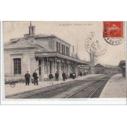 BAYEUX : la gare - les quais - très bon état