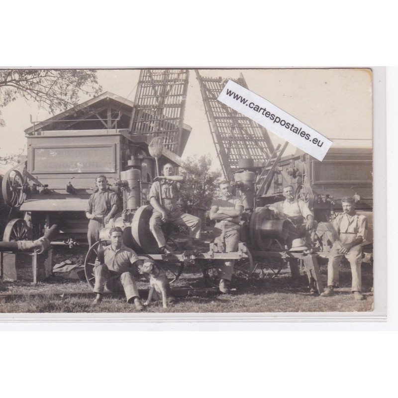 VENDEUVRE : carte photo de moissoneuses des établissements Vendeuvre - très bon état