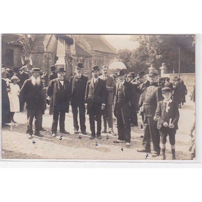BERNIERES SUR MER : lot de 2 cartes photo de l'inauguration du monument aux morts en 1920 - très bon état