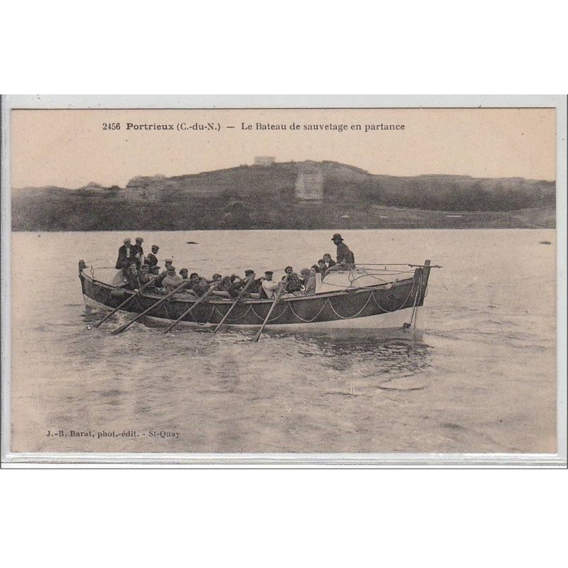 PORTRIEUX : le bateau de sauvetage en partance - très bon état