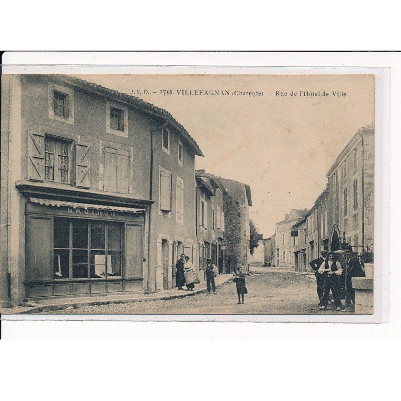 VILLEFAGNAN : Rue de l'Hôtel de Ville - très bon état