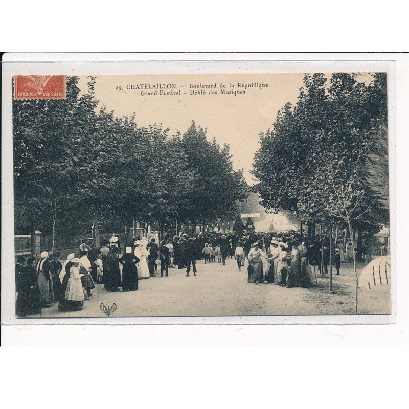 CHATELAILLON : Boulevard de la République, Grande Festival, Défilé des Musiques - très bon état