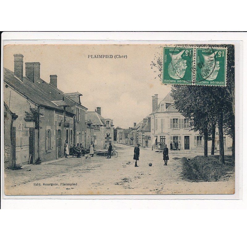 PLAIMPIED : Une Rue du Village - très bon état