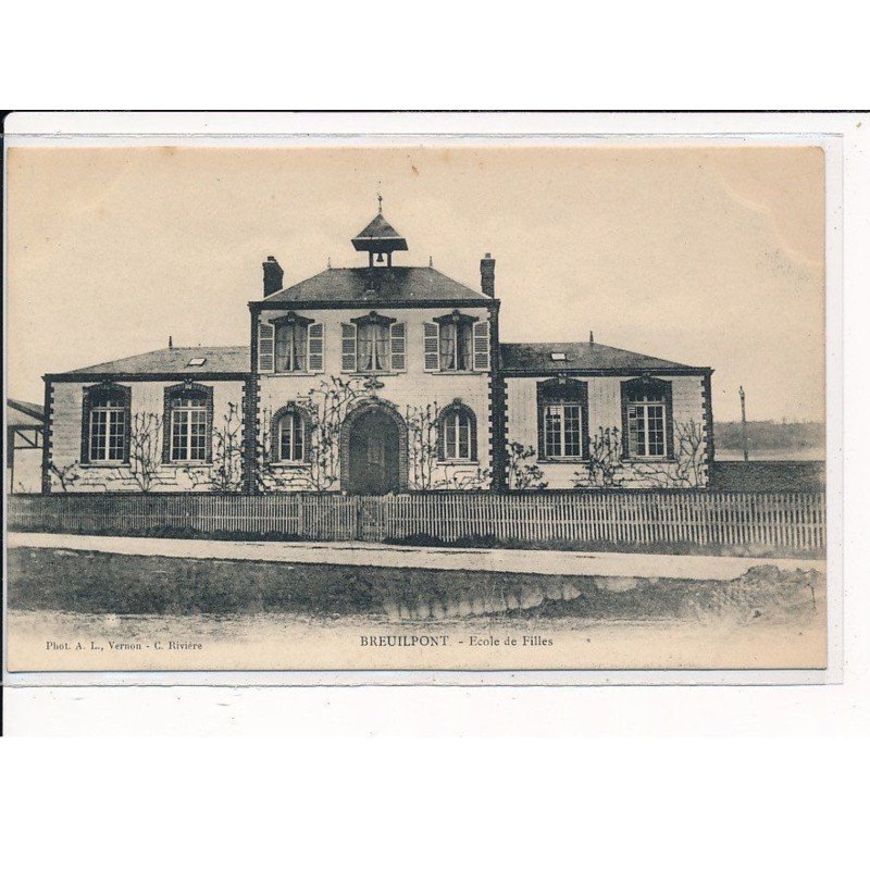 BREUILPONT : Ecole de Filles - très bon état