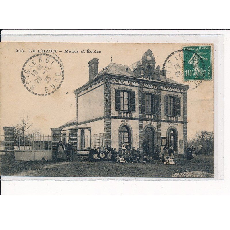 LE L'HABIT : Mairie et Ecoles - très bon état