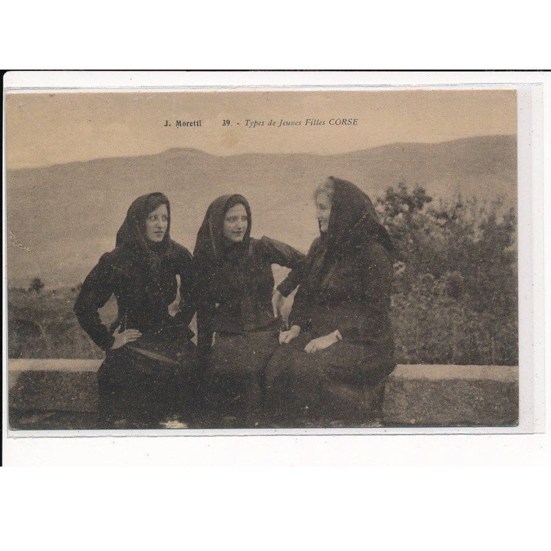 Types de Jeunes Filles Corse - très bon état