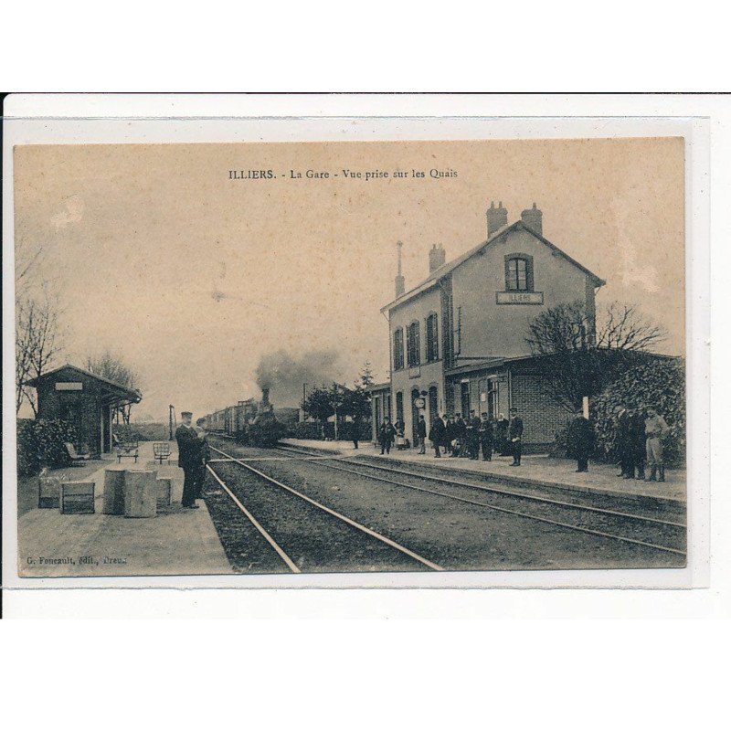 ILLIERS : La Gare, Vue prise sur les Quais - très bon état