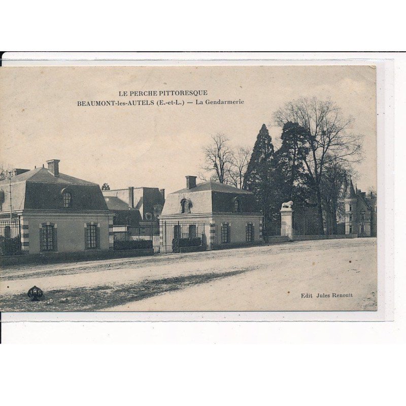 BEAUMONT-les-AUTELS : La Gendarmerie - très bon état