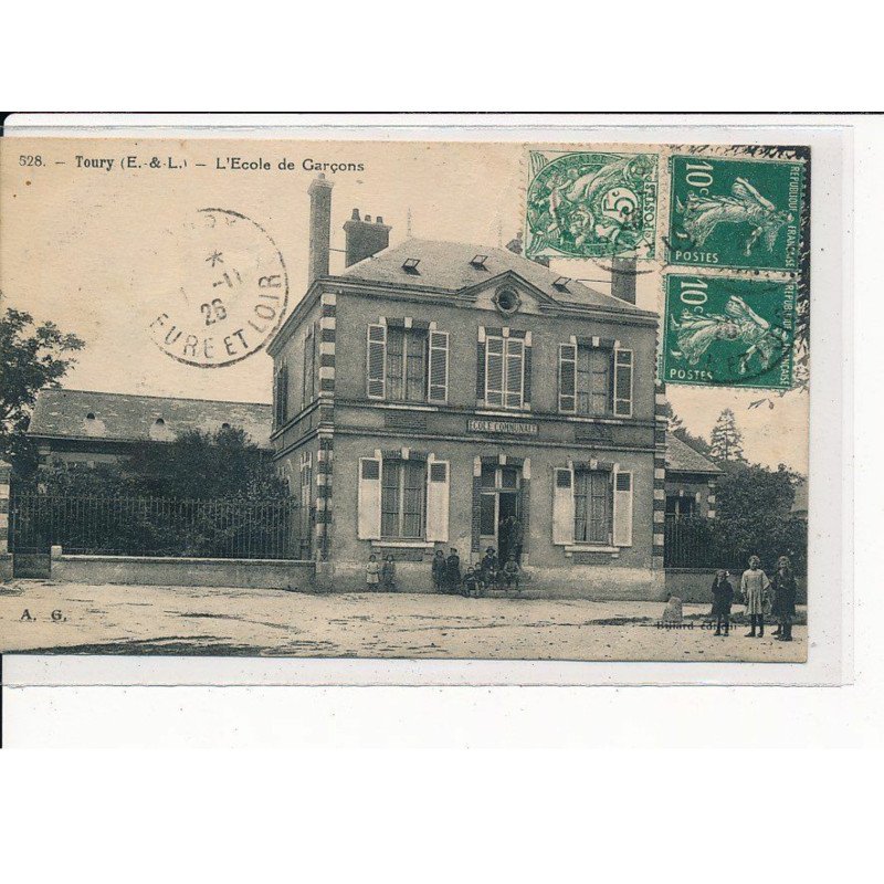 TOURY : L'Ecole de Garçons - très bon état