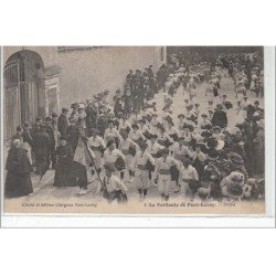 PONT LEVOY : la vaillante de Pont Levoy - défilé - très bon état