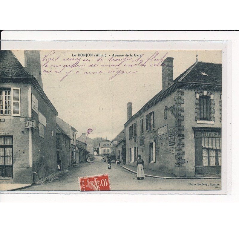 Le DONJON : Avenue de la Gare - très bon état