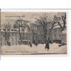 BARCELONNETTE : Place Manuel sous la neige - très bon état