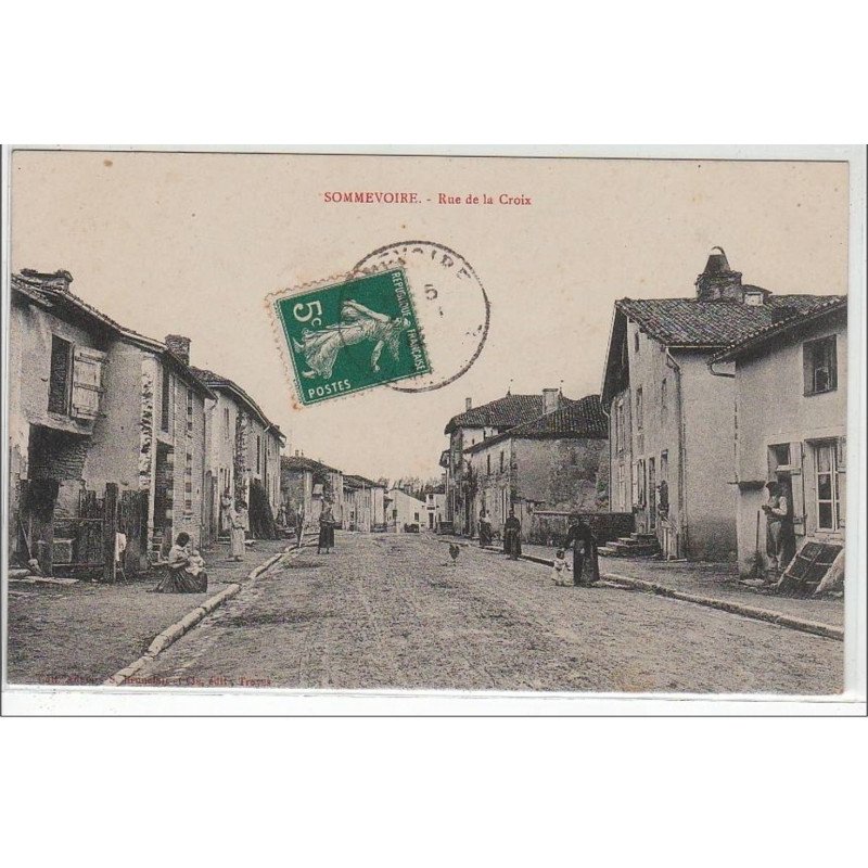 SOMMEVOIRE : rue de la Croix - très bon état