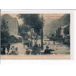 AULUS-LES-BAINS : Avenue principale, vue sur le Garbet, petit marché des Montagnards - très bon état