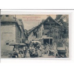 CASTILLON : Une Rue pendant le Marché - très bon état