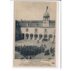 BAR-sur-AUBE : Manifestations des Vignerons, Devant la Mairie, Mars 1911 - très bon état