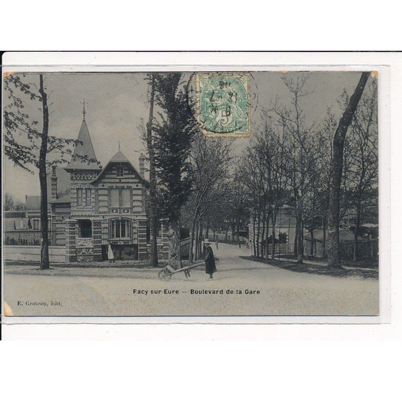PACY-sur-EURE : Boulevard de la Gare - très bon état