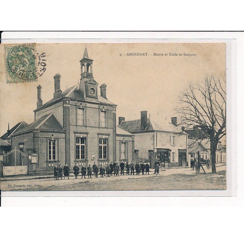 ABONDANT : Mairie et Ecole de Garçons - très bon état