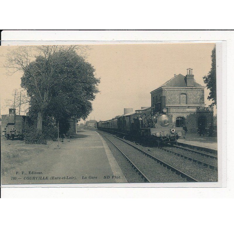 COURVILLE : La Gare - très bon état