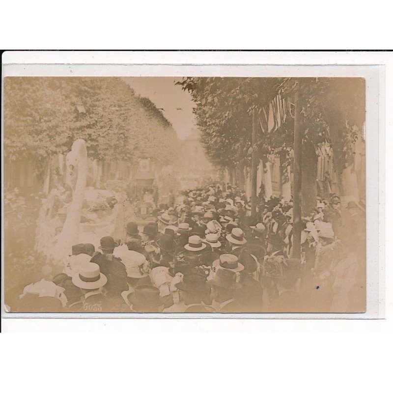 BRIOUDE : Fête, cygne - très bon état