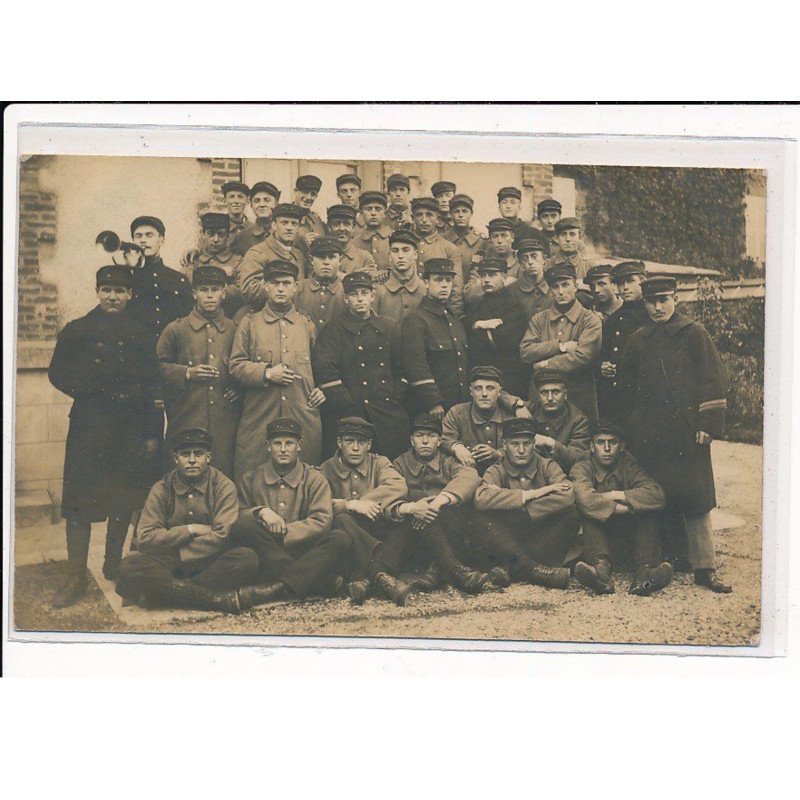 LA HAYE DU PUITS : Militaires - très bon état