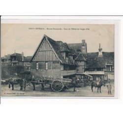 PONT-L'EVEQUE : Maison Normande, Cour de l'Hôtel de l'Aigle d'Or - très bon état