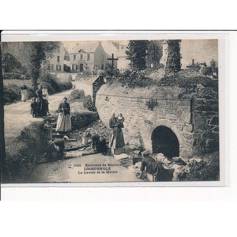 LOCQUENOLE : Le Lavoir et la Mairie - très bon état