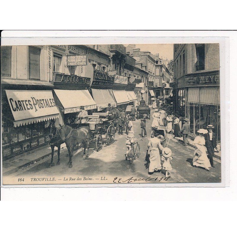 TROUVILLE : La Rue des Bains - très bon état