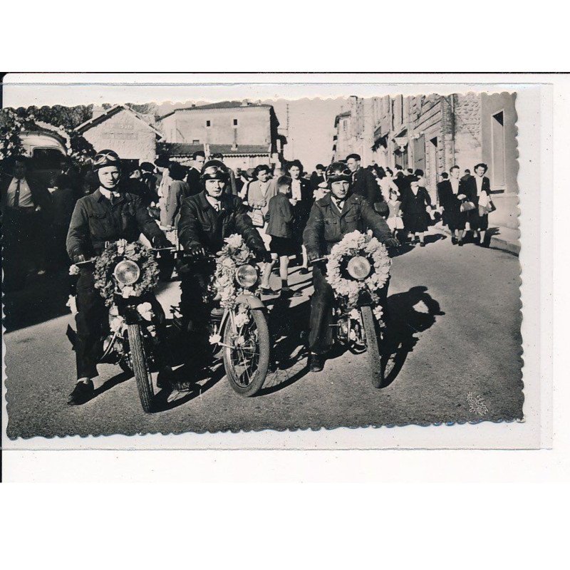 ST-SORLIN-en-VALLOIRE : Corso fleuri des Sapeurs-Pompiers, Les Motards (30 avril 1er mai 1950) - très bon état