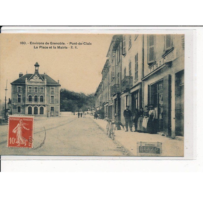 PONT-de-CLAIX : La Place et la Mairie - très bon état