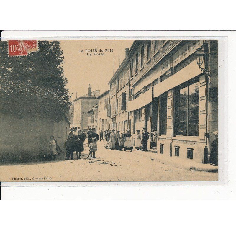 LA TOUR-du-PIN : La Poste - très bon état