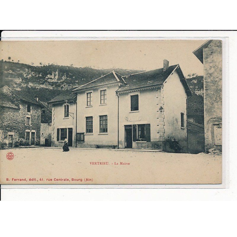 VERTRIEU : La Mairie - très bon état