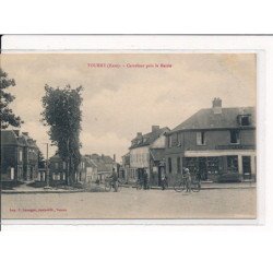 TOURNY : Carrefour près de la Mairie - très bon état