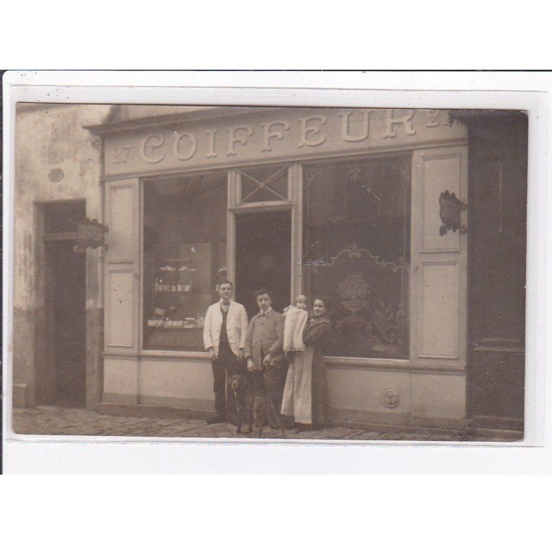 A LOCALISER : carte photo d'un salon de coiffure (coiffeur) -  très bon état