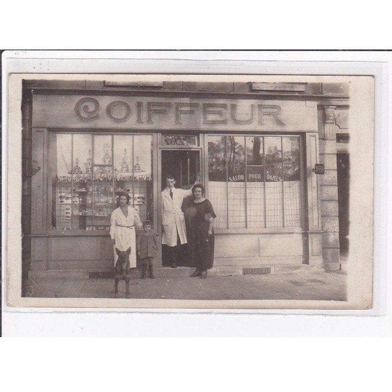 A LOCALISER : carte photo d'un salon de coiffure (coiffeur) - très bon état