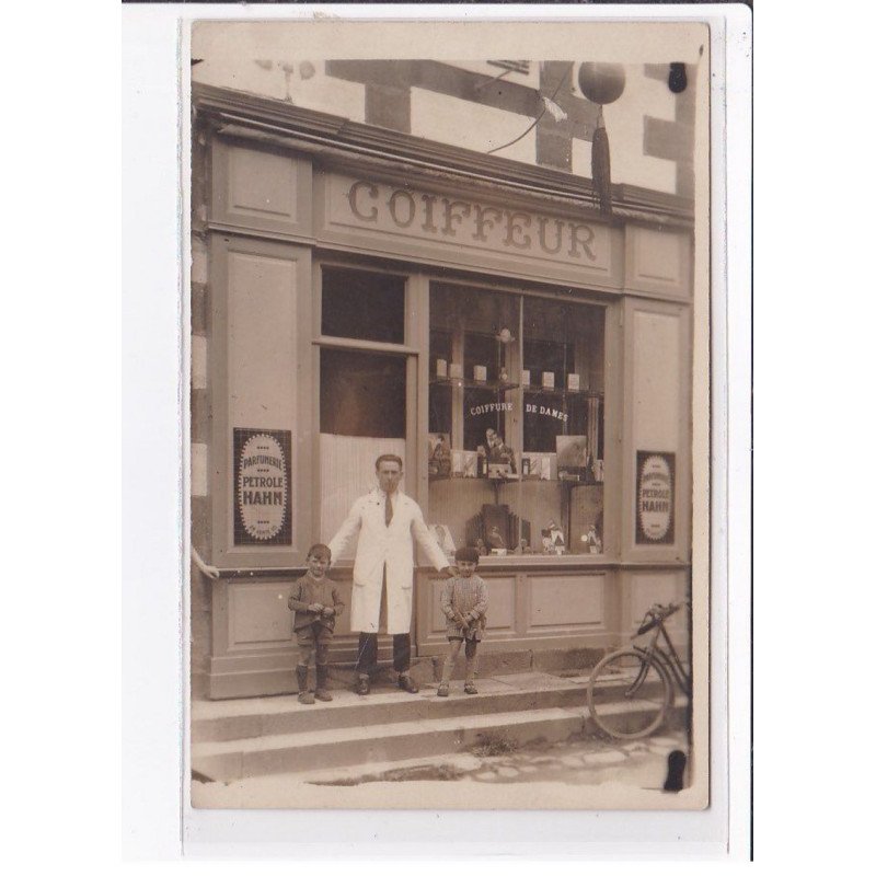 A LOCALISER : carte photo d'un salon de coiffure (coiffeur) -  très bon état