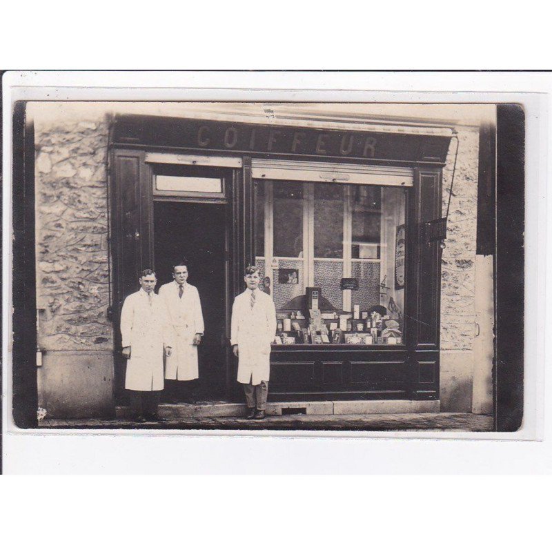 A LOCALISER : carte photo d'un salon de coiffure (coiffeur) -  très bon état