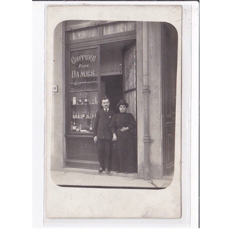A LOCALISER : carte photo d'un salon de coiffure (coiffeur) -  très bon état