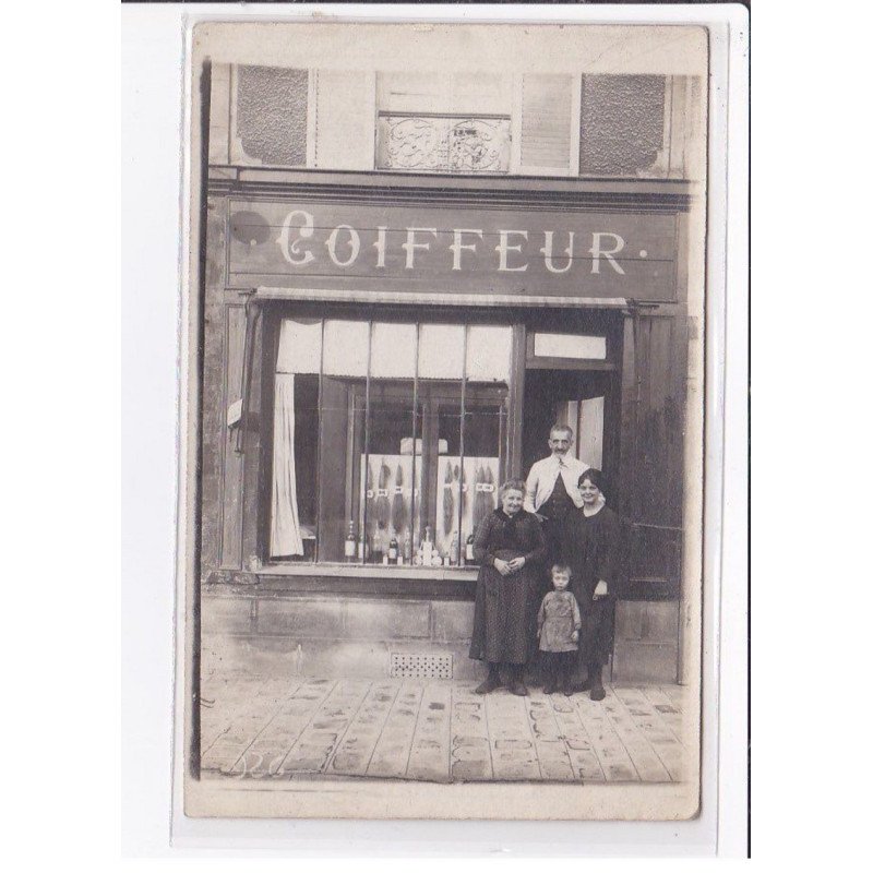 A LOCALISER : carte photo d'un salon de coiffure (coiffeur) -  très bon état